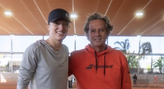 Iga anuncia parceria com ex-técnico de Rafael Nadal: “Muito empolgada”